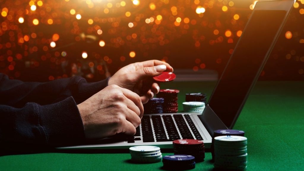Basic Things That Make Online Casino Games So Popular Around the World
